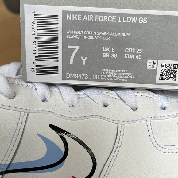 Nike Air Force 1 Low WMNS White/LT Green Spark-Aluminum  Multi Swoosh - Picture 16 of 16